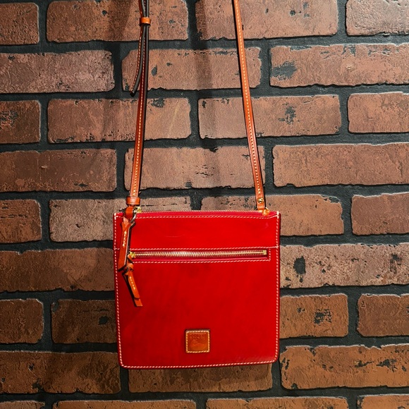 Dooney & Bourke Rich Red Leather bag - Picture 2 of 9